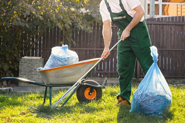Cost of Yard Cleaning in Auburn